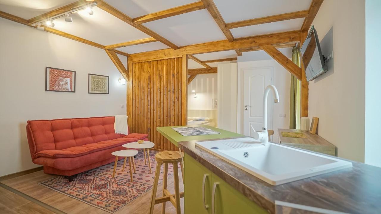 Апартаменты Oldtown Refuge Брашов Экстерьер фото